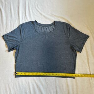 Lululemon Athletica Teal Blue Cropped Short Sleeved Shirt Size 8